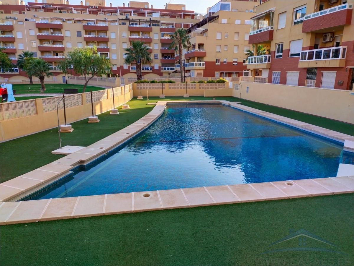 For rent of flat in Roquetas de Mar