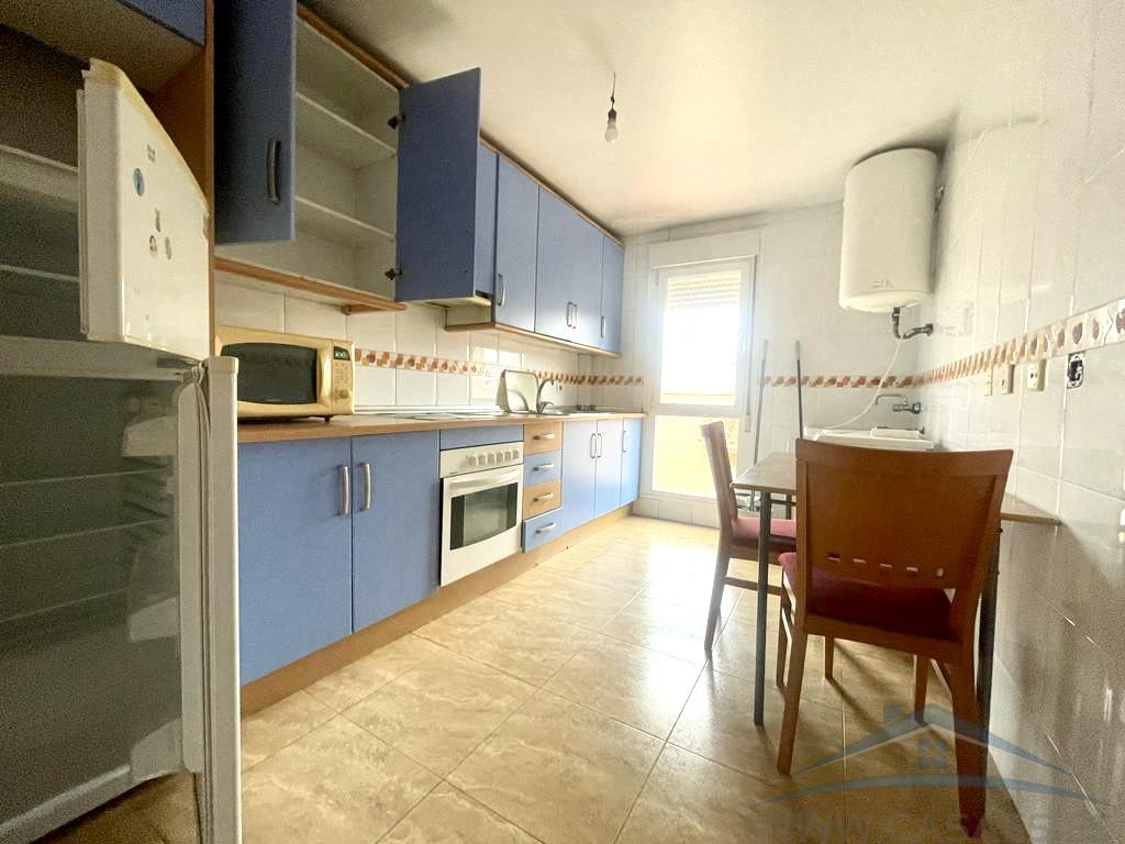For sale of flat in Roquetas de Mar