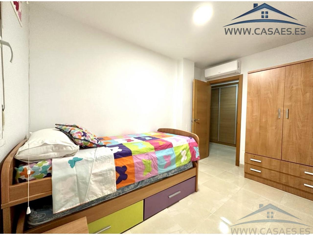 For rent of flat in Roquetas de Mar