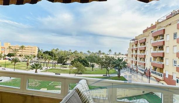 For rent of flat in Roquetas de Mar