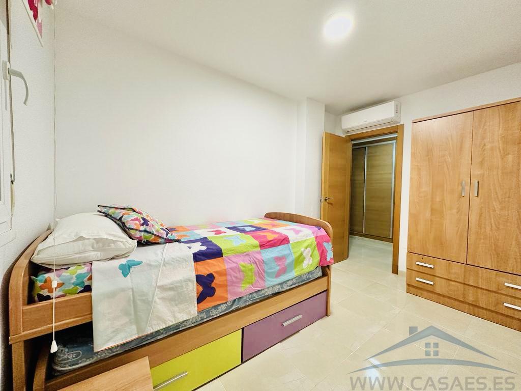 For rent of flat in Roquetas de Mar
