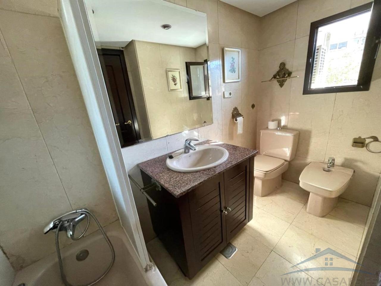 For sale of flat in Almería