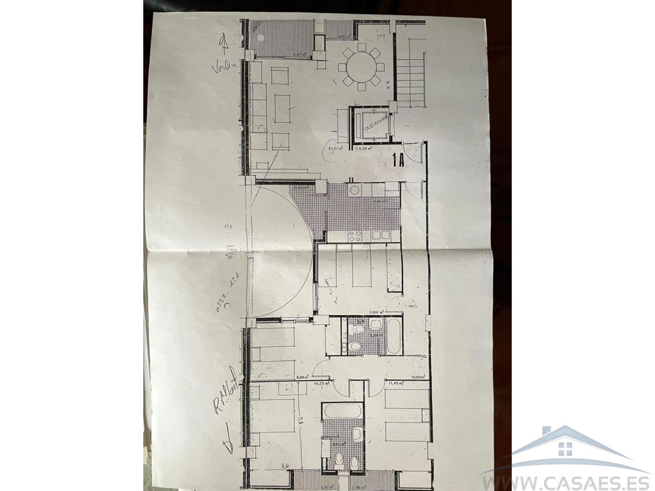 For sale of flat in Almería