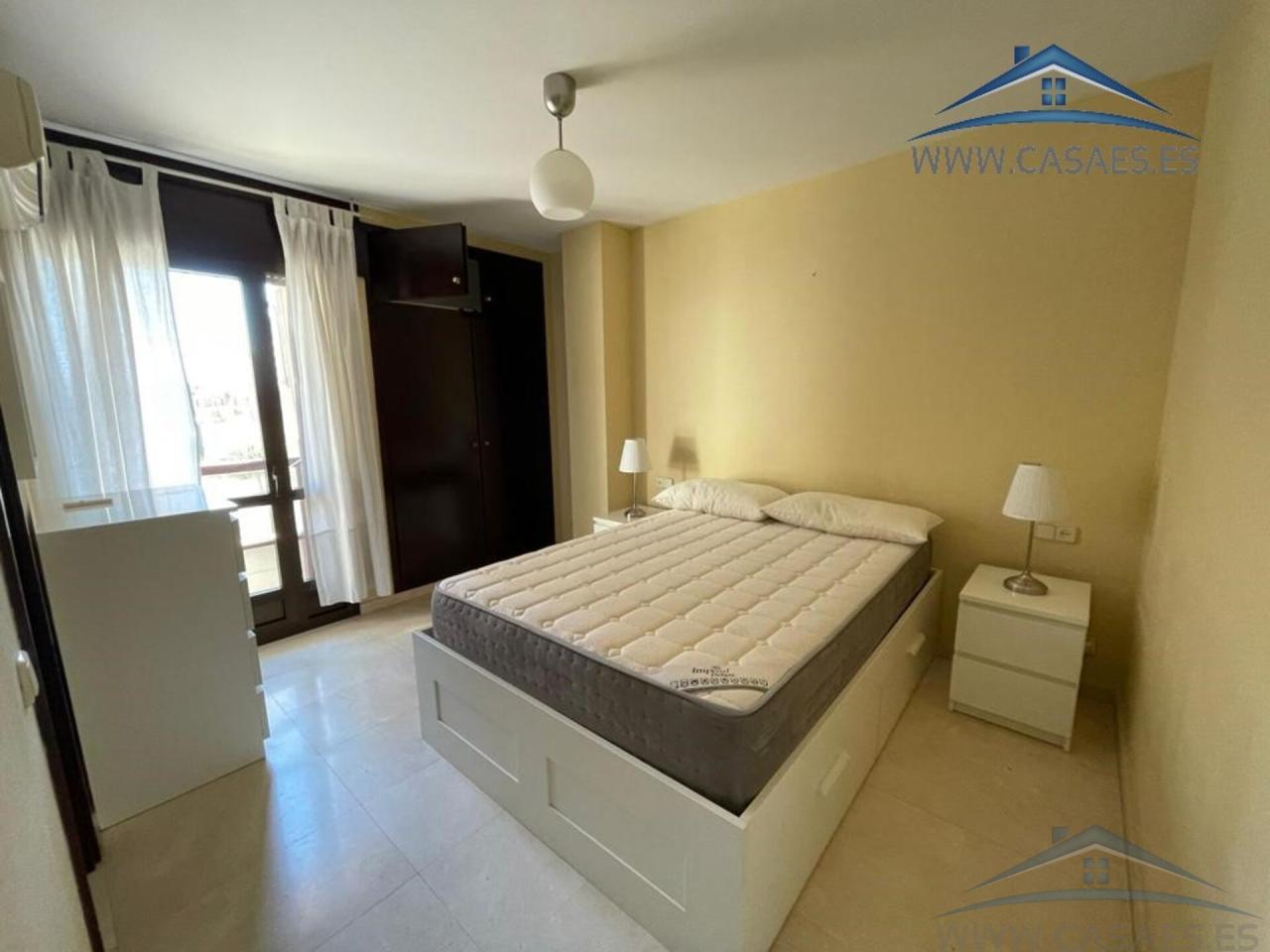 For sale of flat in Almería