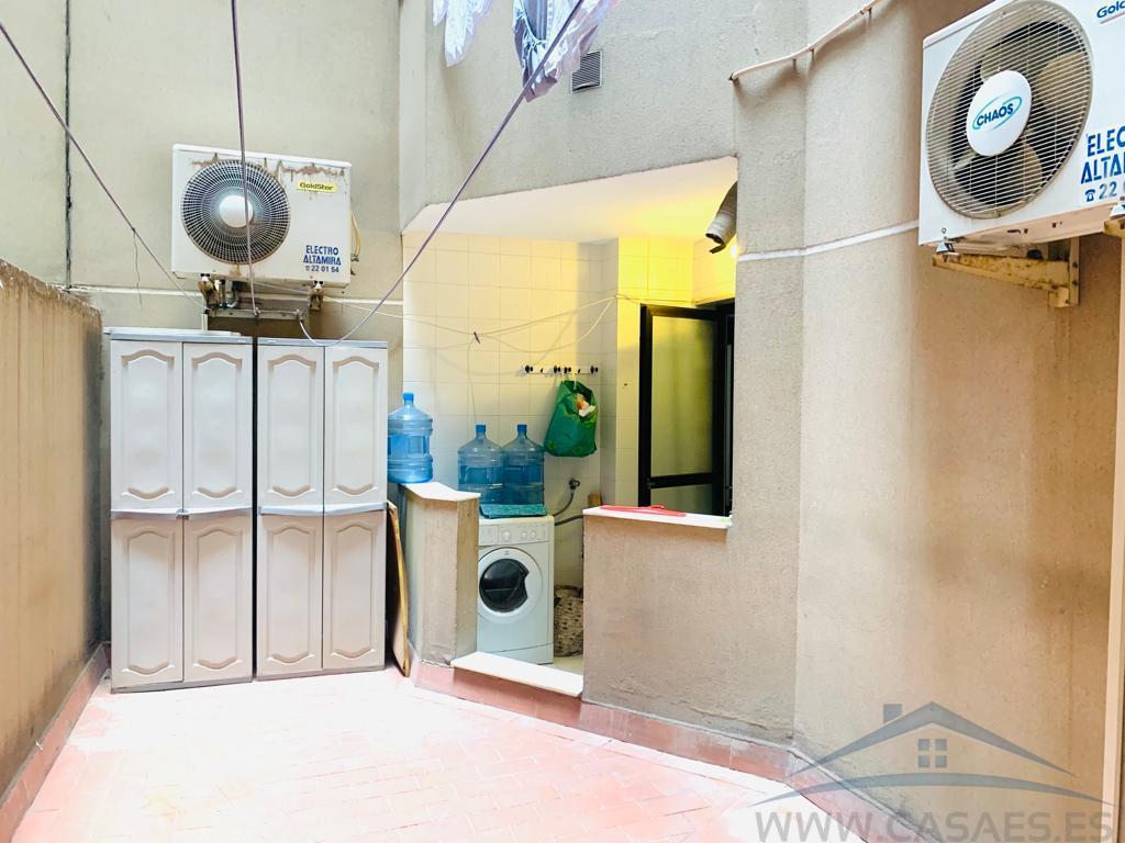 For sale of flat in Almería