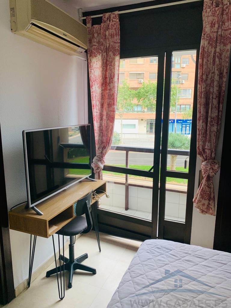 For sale of flat in Almería