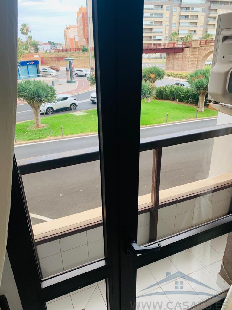 For sale of flat in Almería