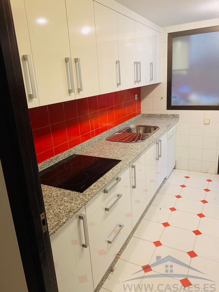 For sale of flat in Almería