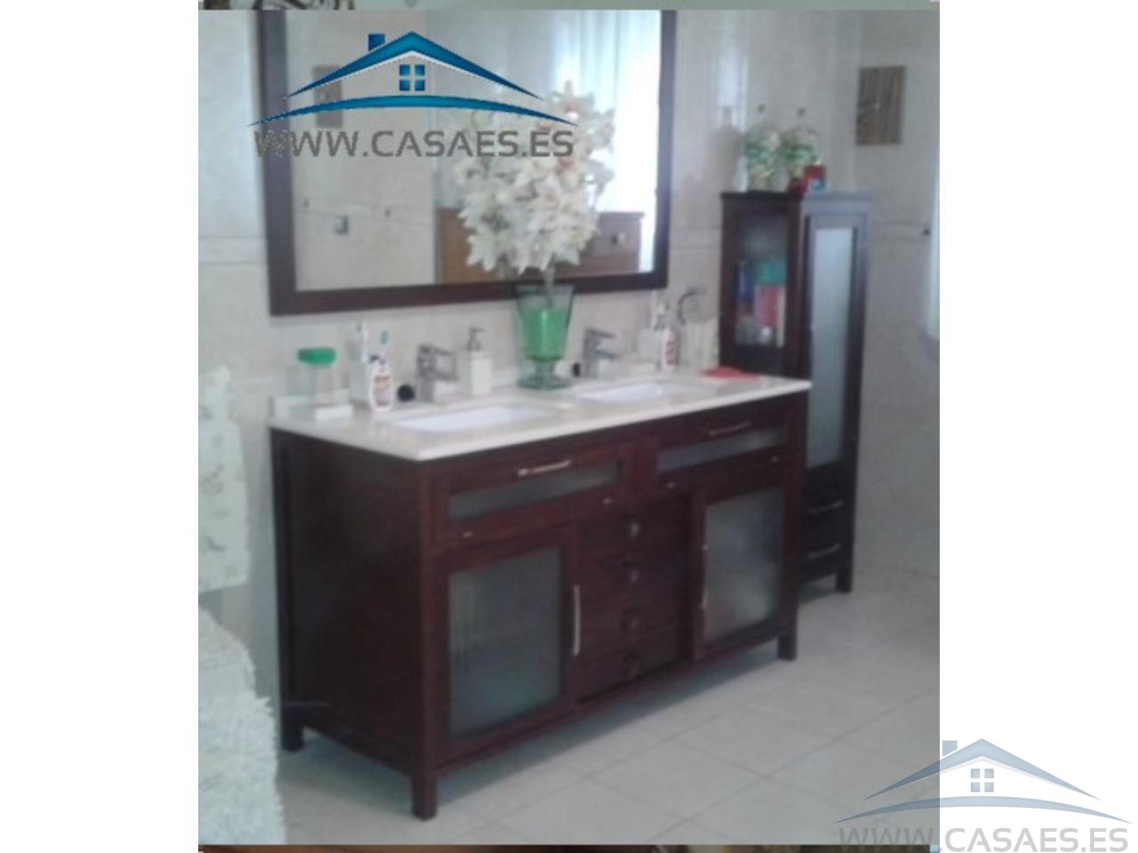 For sale of house in Roquetas de Mar