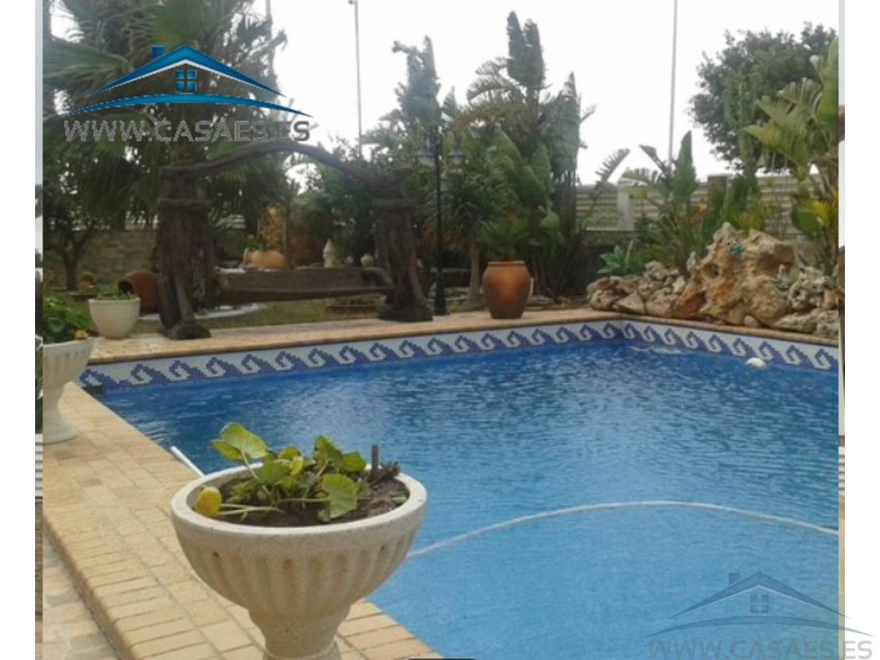 For sale of house in Roquetas de Mar