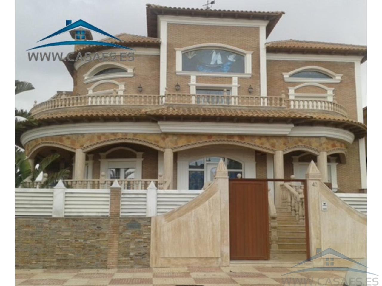 Venta de casa en Roquetas de Mar