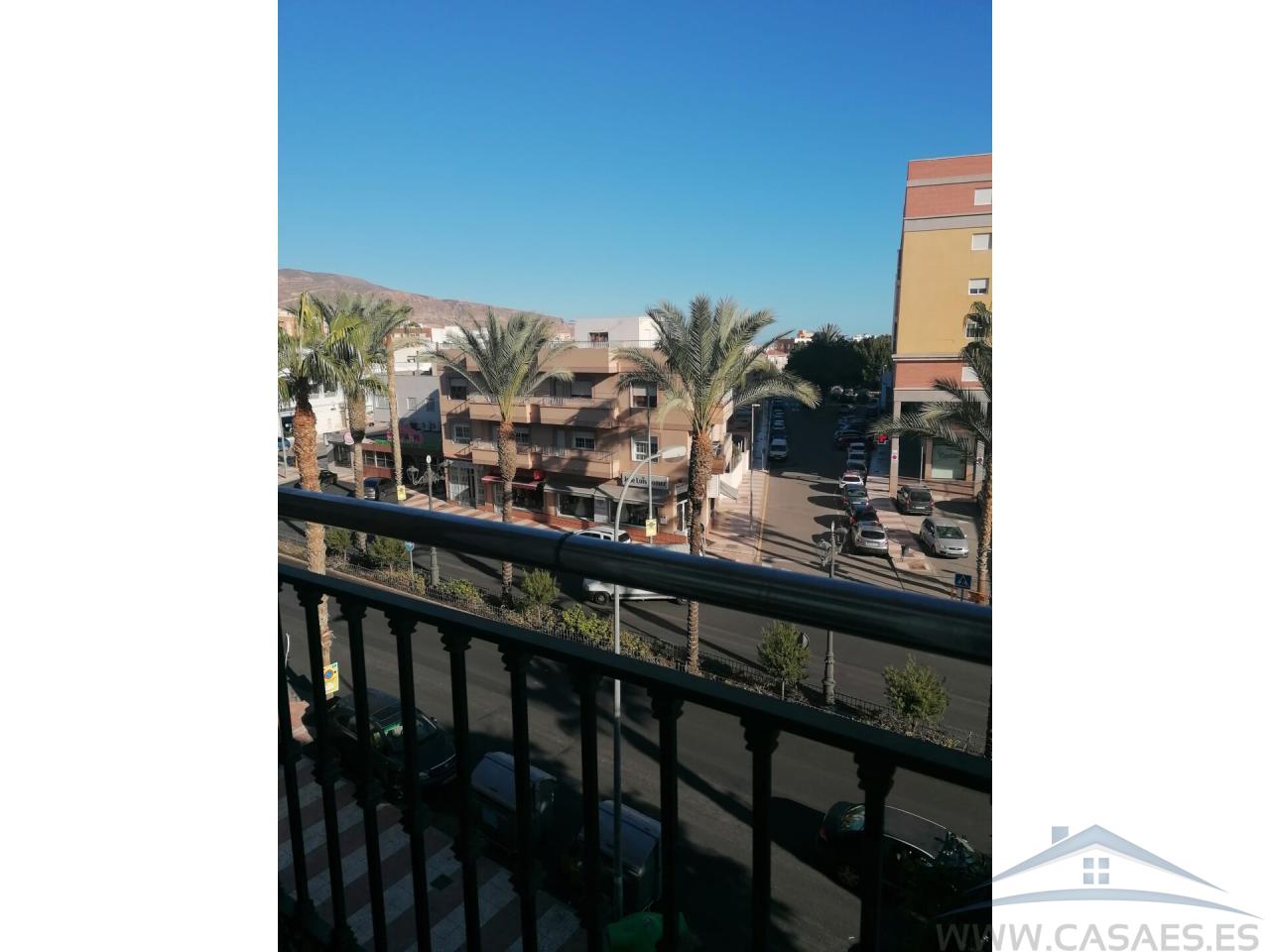 For sale of flat in Roquetas de Mar