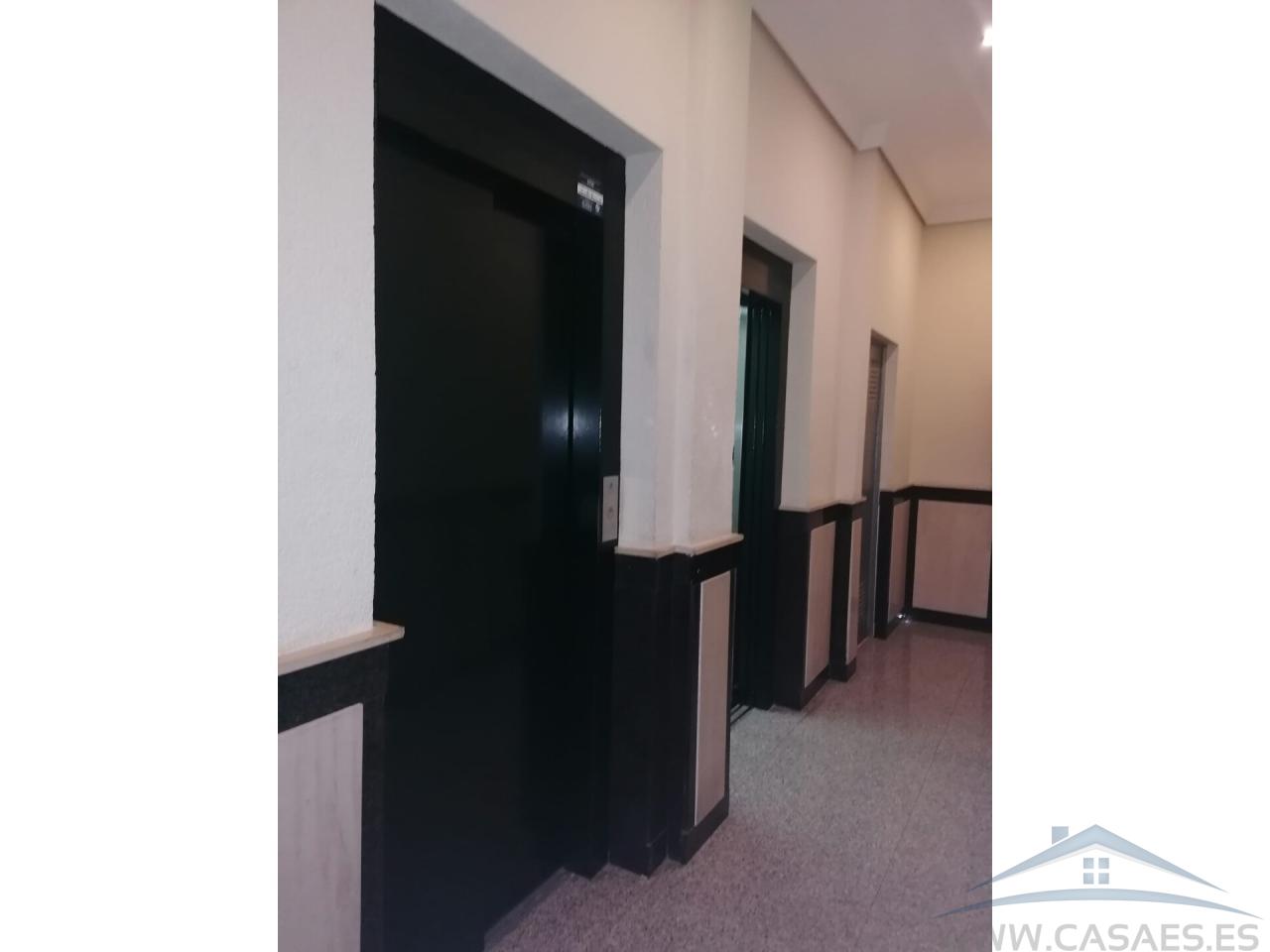 For sale of flat in Roquetas de Mar