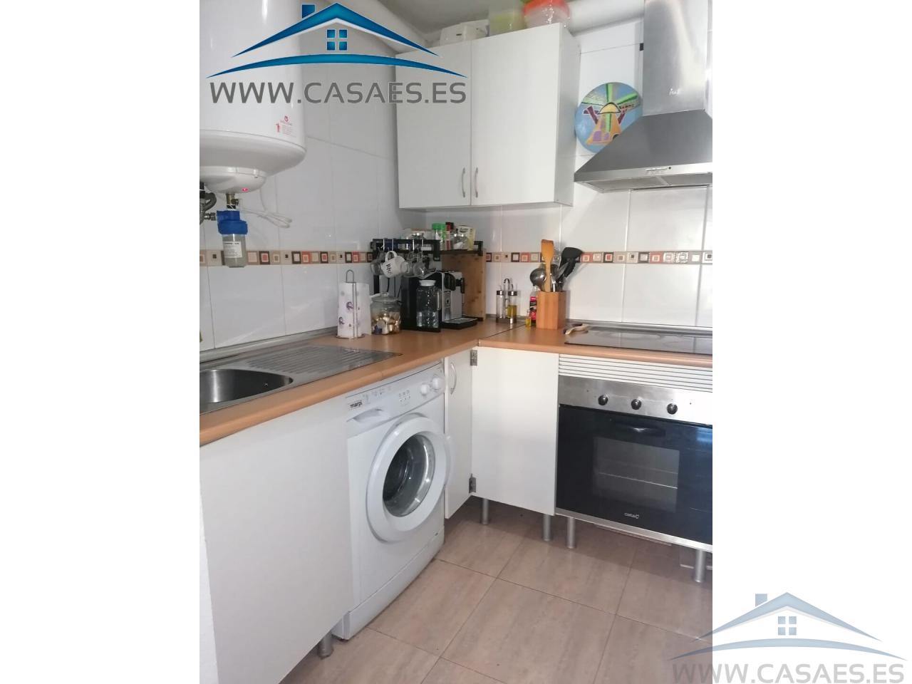 For sale of flat in Roquetas de Mar