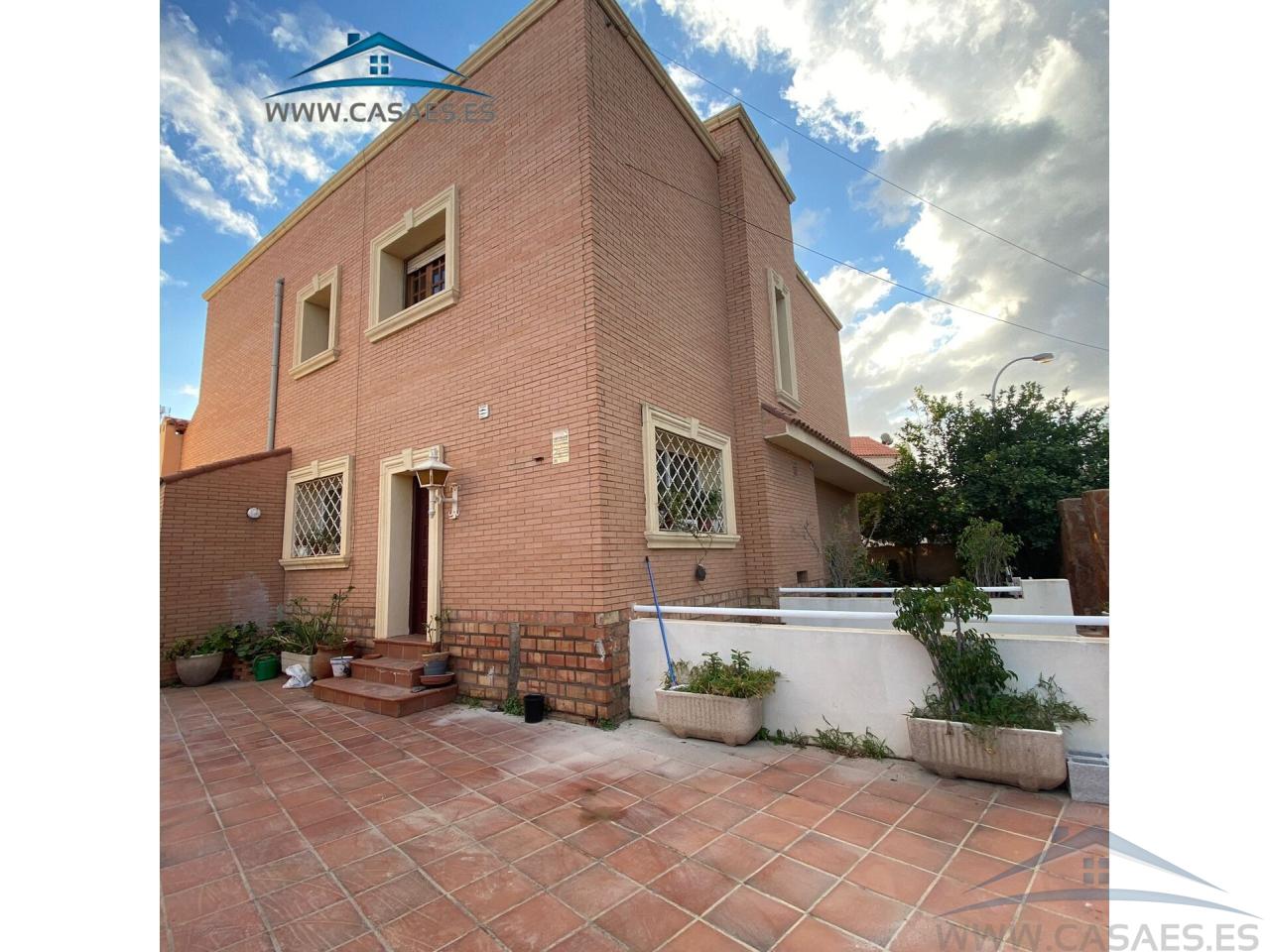Venta de chalet en Almería