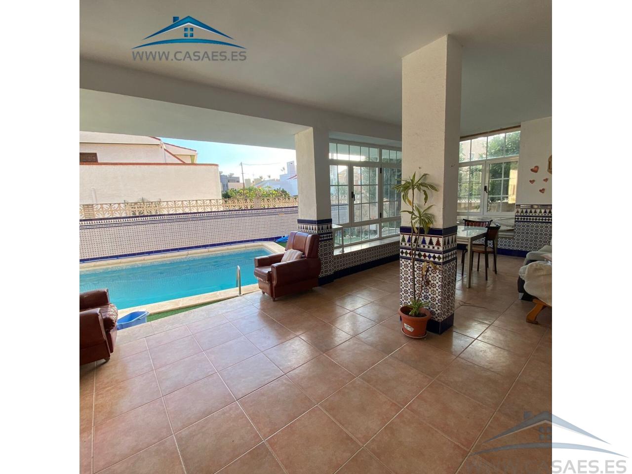 For sale of chalet in Almería
