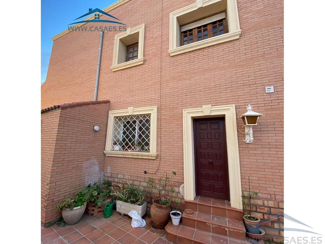 For sale of chalet in Almería