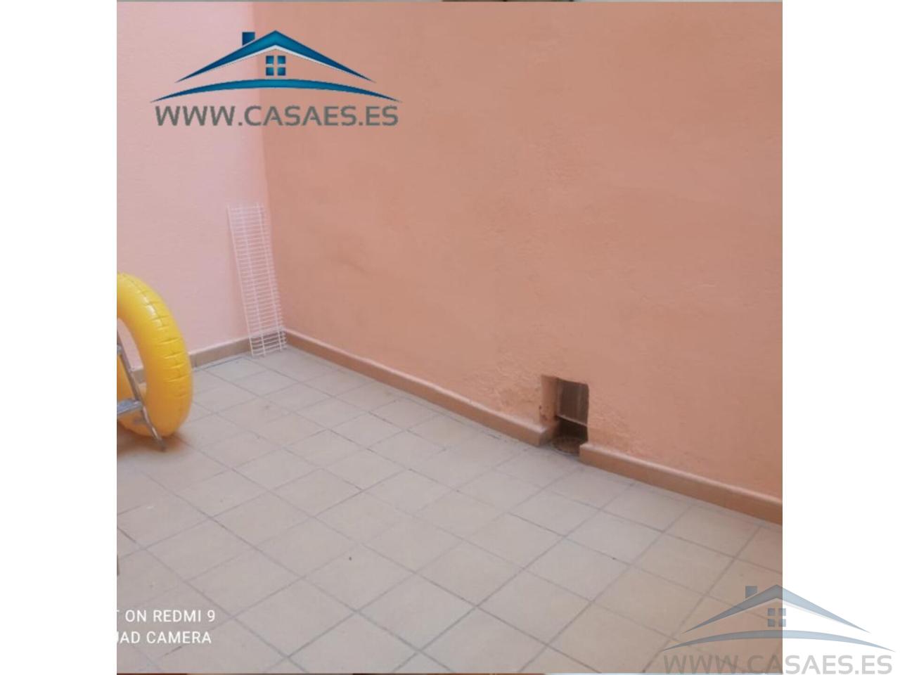 For sale of flat in Roquetas de Mar