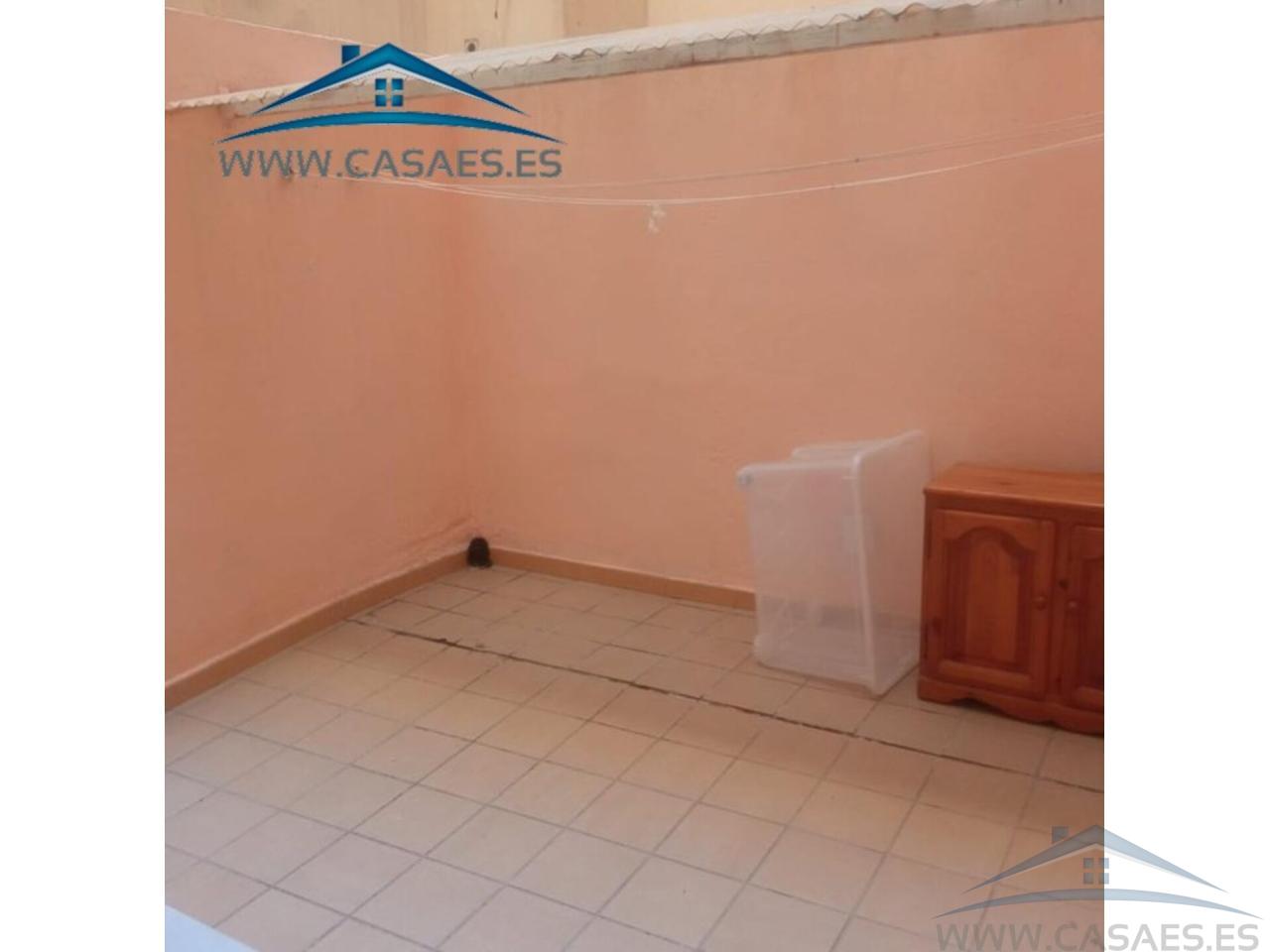 For sale of flat in Roquetas de Mar
