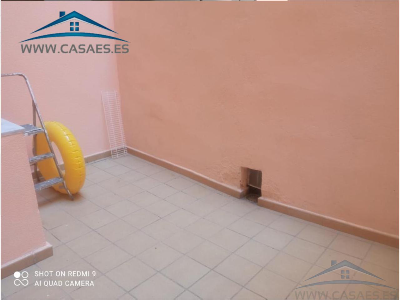 For sale of flat in Roquetas de Mar