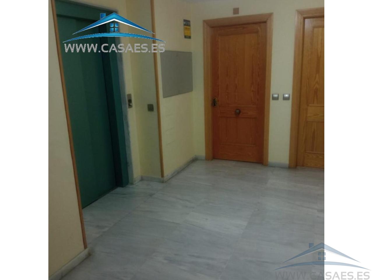 For sale of flat in Roquetas de Mar