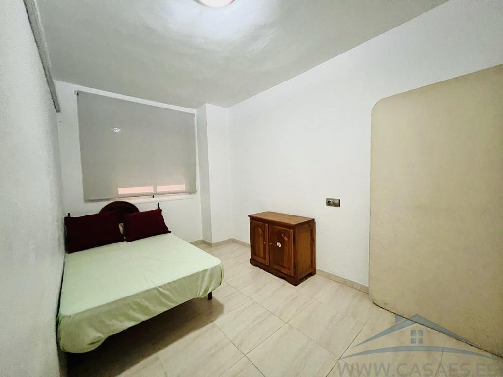 For sale of flat in Roquetas de Mar