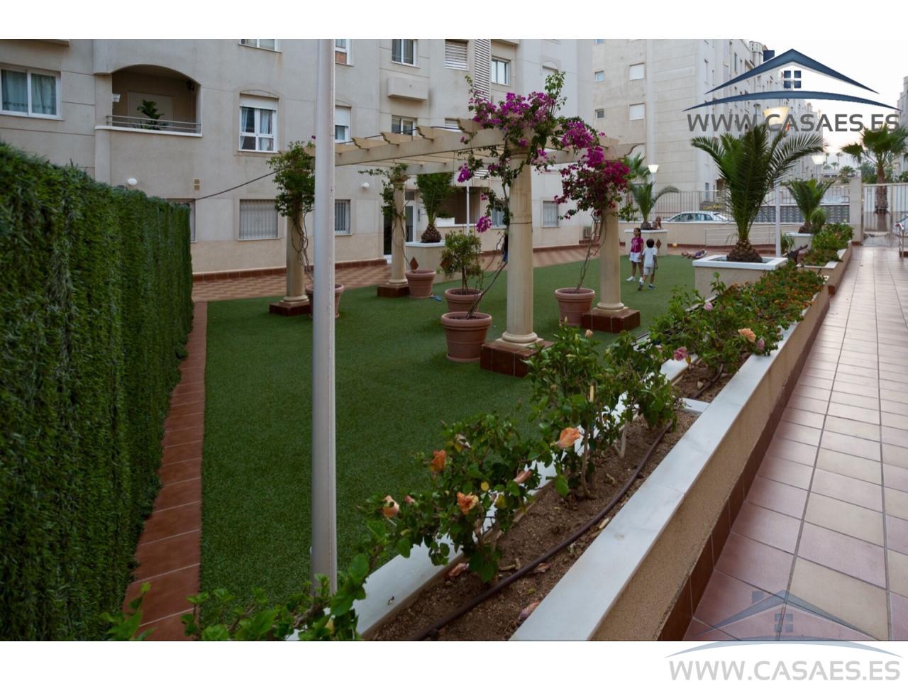 For rent of flat in Roquetas de Mar