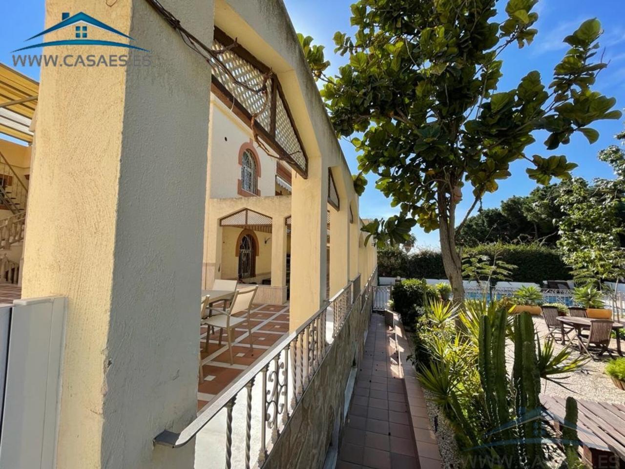 Venta de terreno en Roquetas de Mar