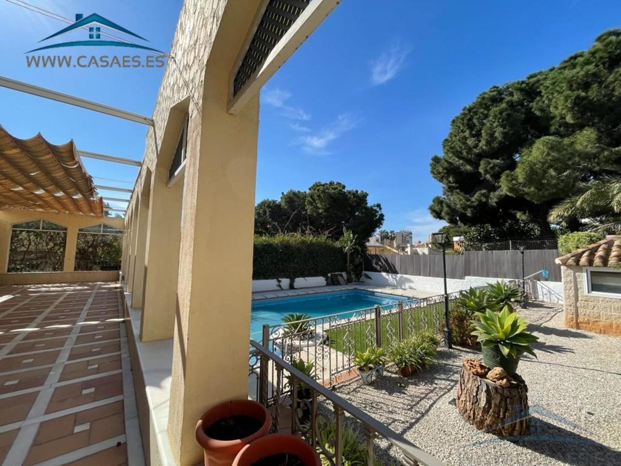 Venta de terreno en Roquetas de Mar