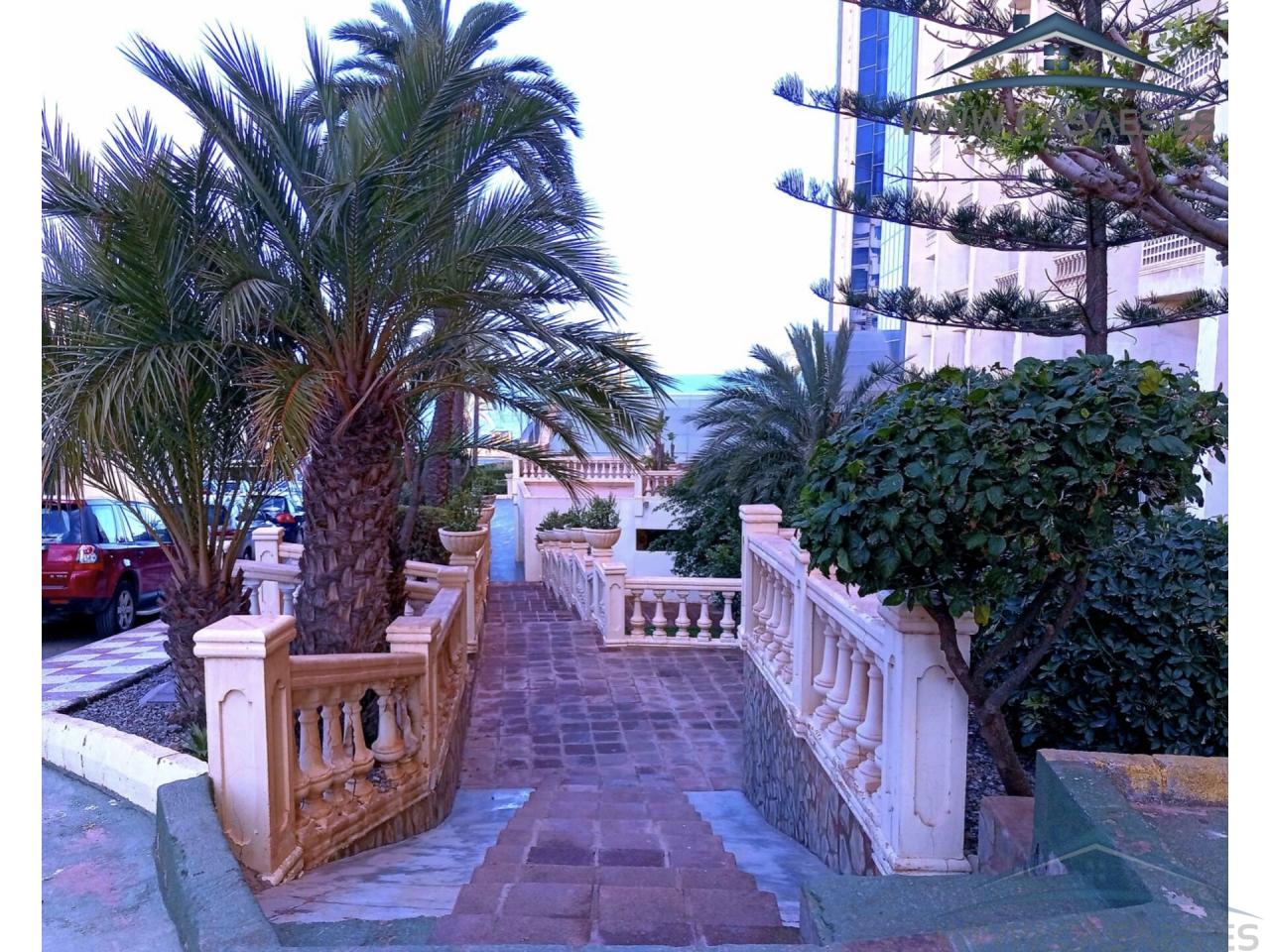 Venta de terreno en Roquetas de Mar