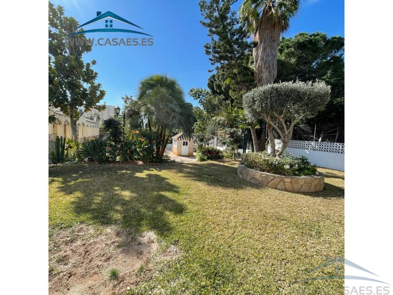 Venta de terreno en Roquetas de Mar