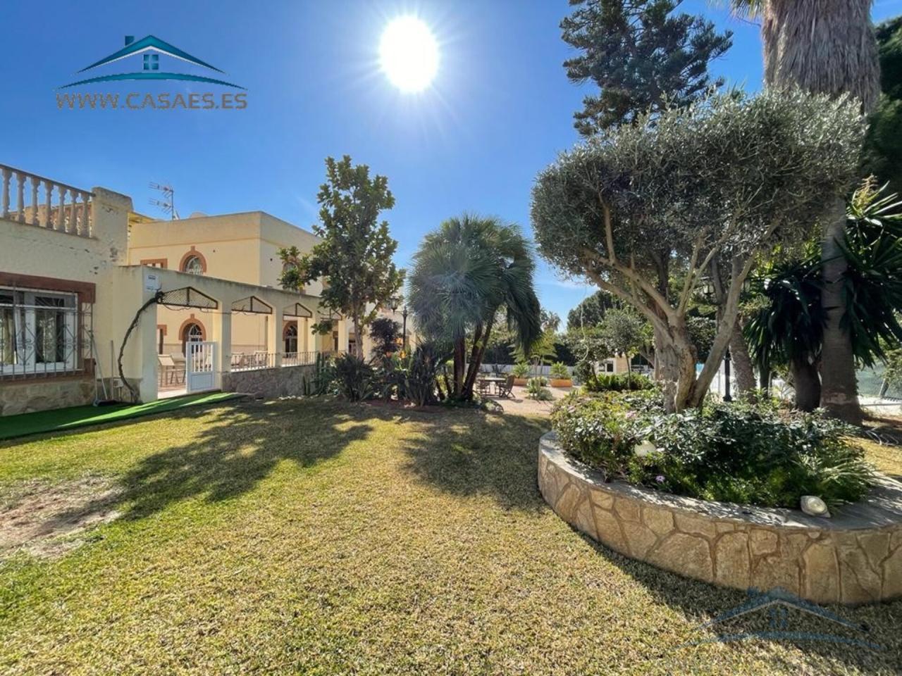 Venta de terreno en Roquetas de Mar