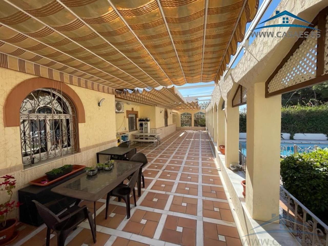 Venta de terreno en Roquetas de Mar