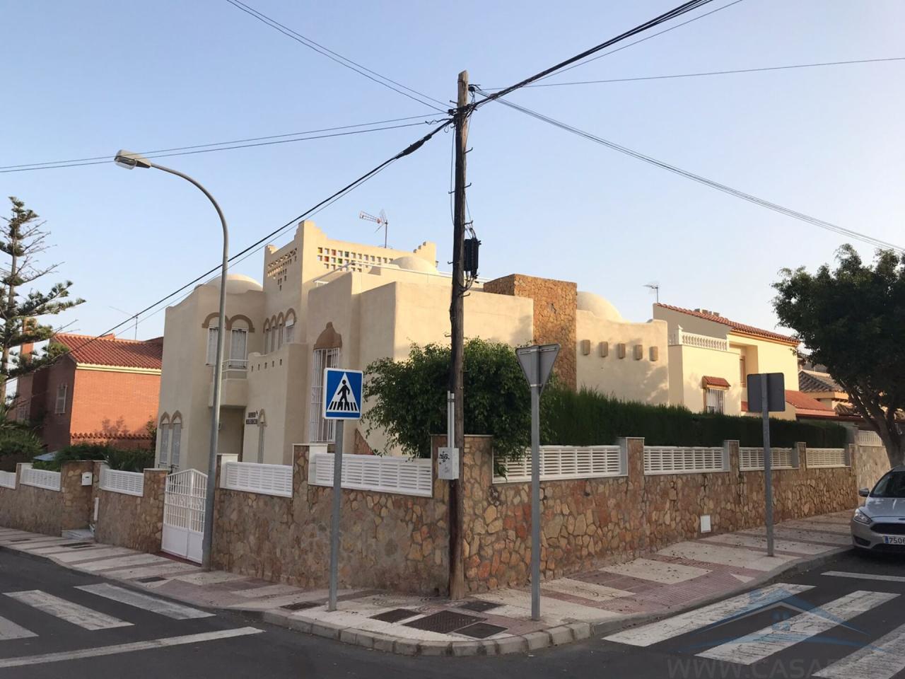 Venta de casa en Roquetas de Mar