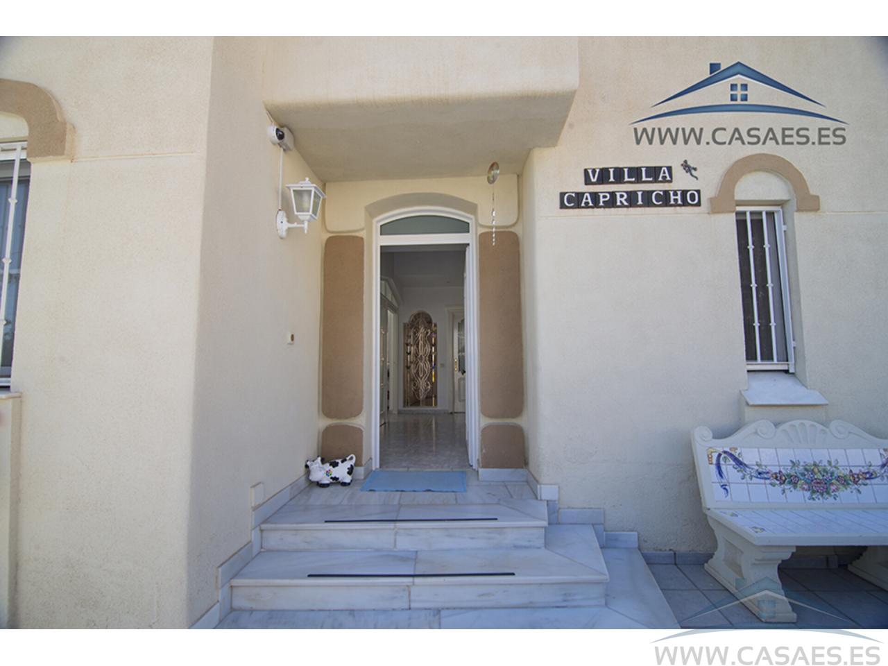 Venta de casa en Roquetas de Mar