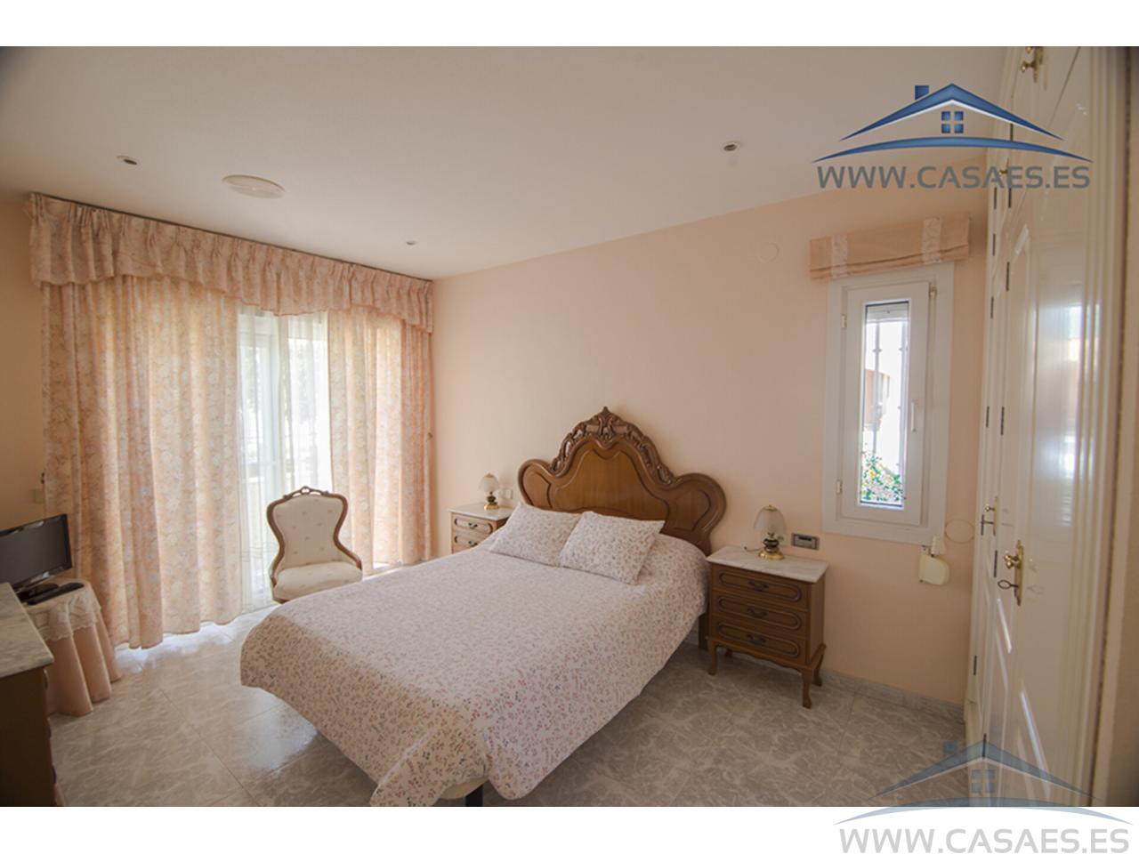 Venta de casa en Roquetas de Mar