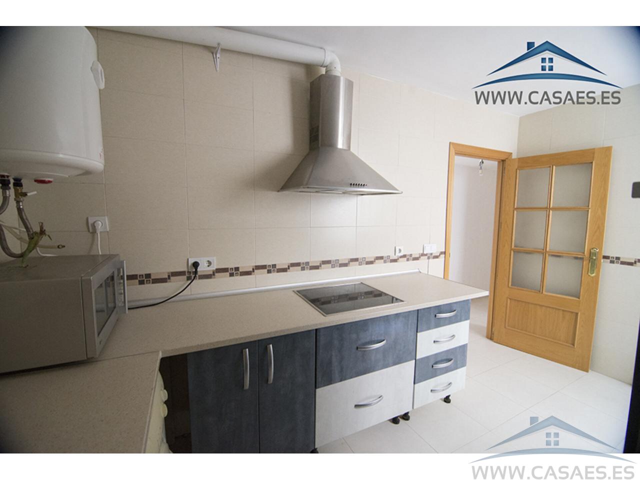 For sale of flat in Roquetas de Mar