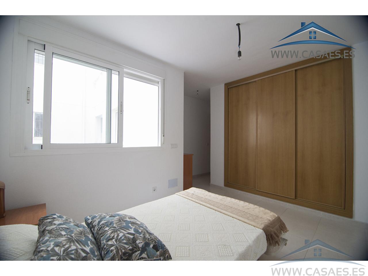 For sale of flat in Roquetas de Mar