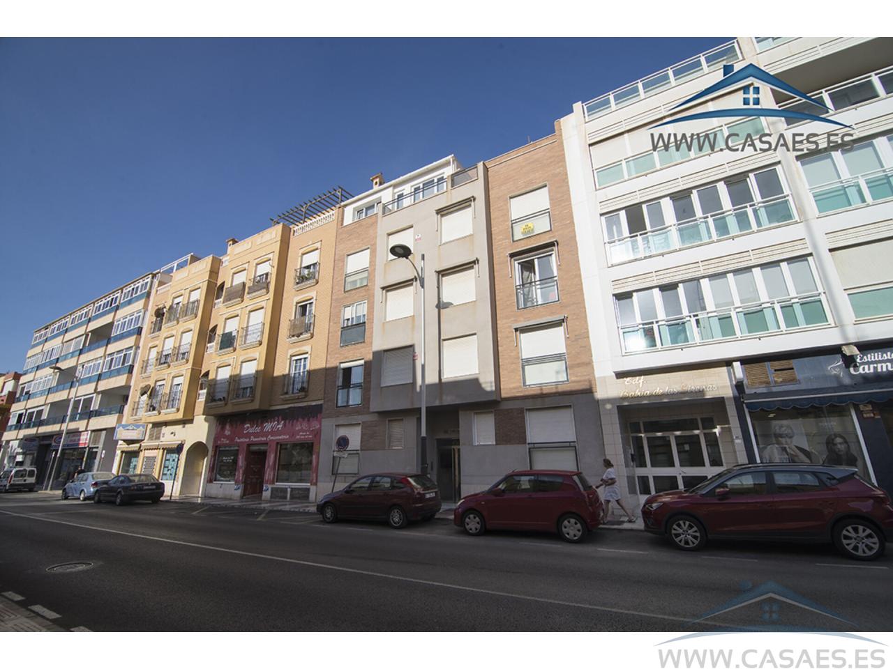 For sale of flat in Roquetas de Mar