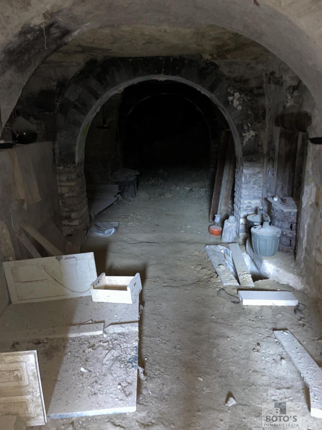 For sale of cellar in Almudévar