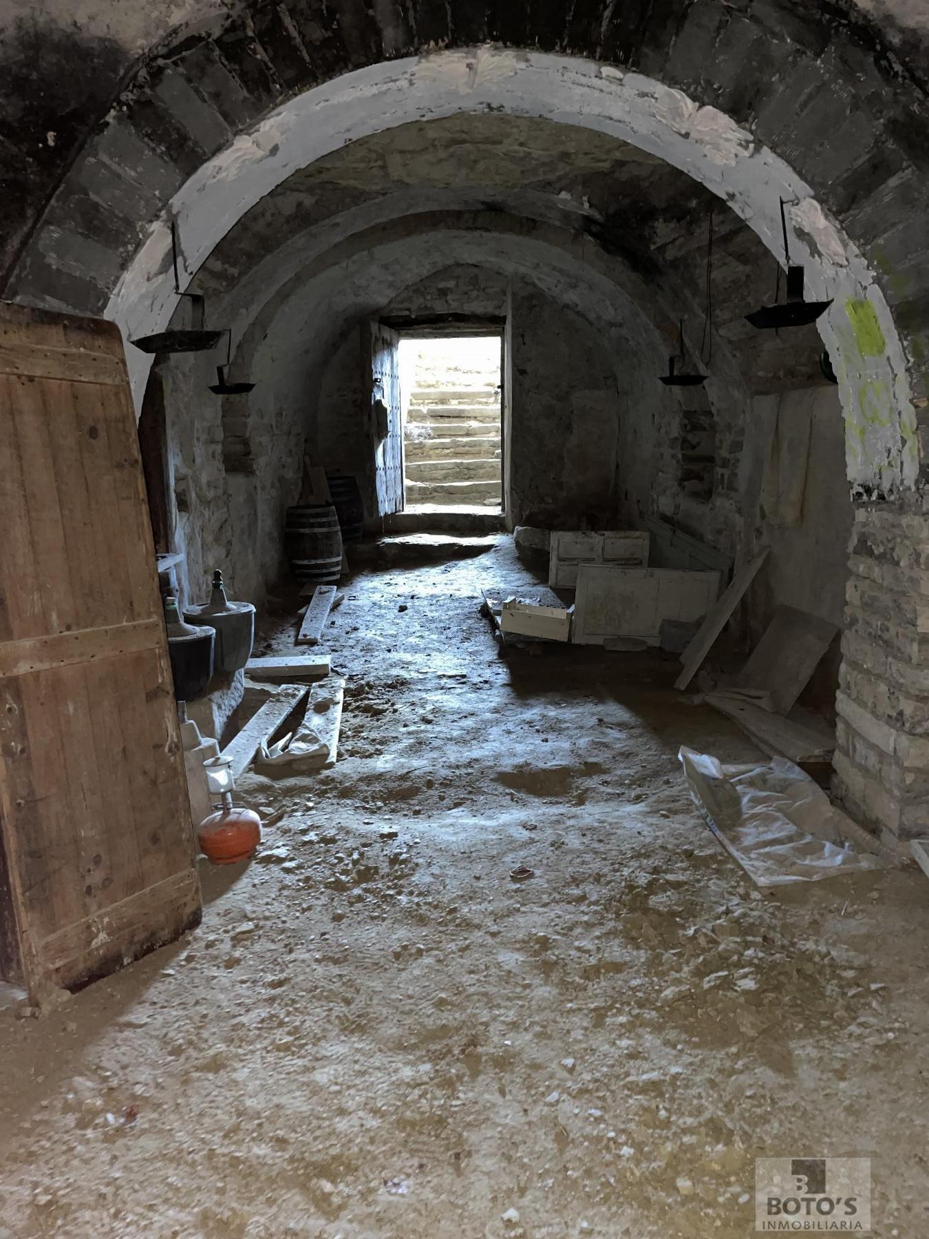 For sale of cellar in Almudévar