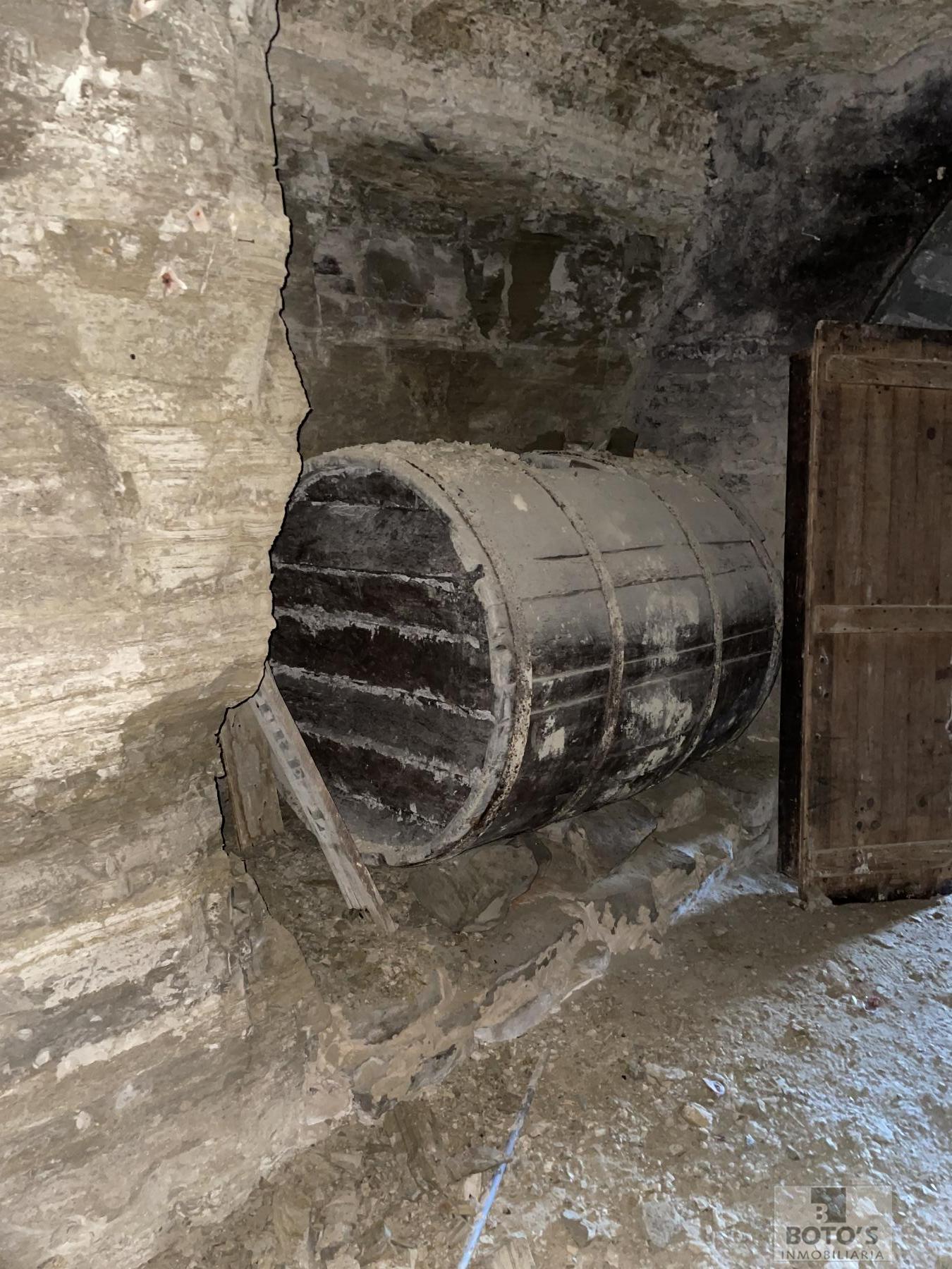 For sale of cellar in Almudévar