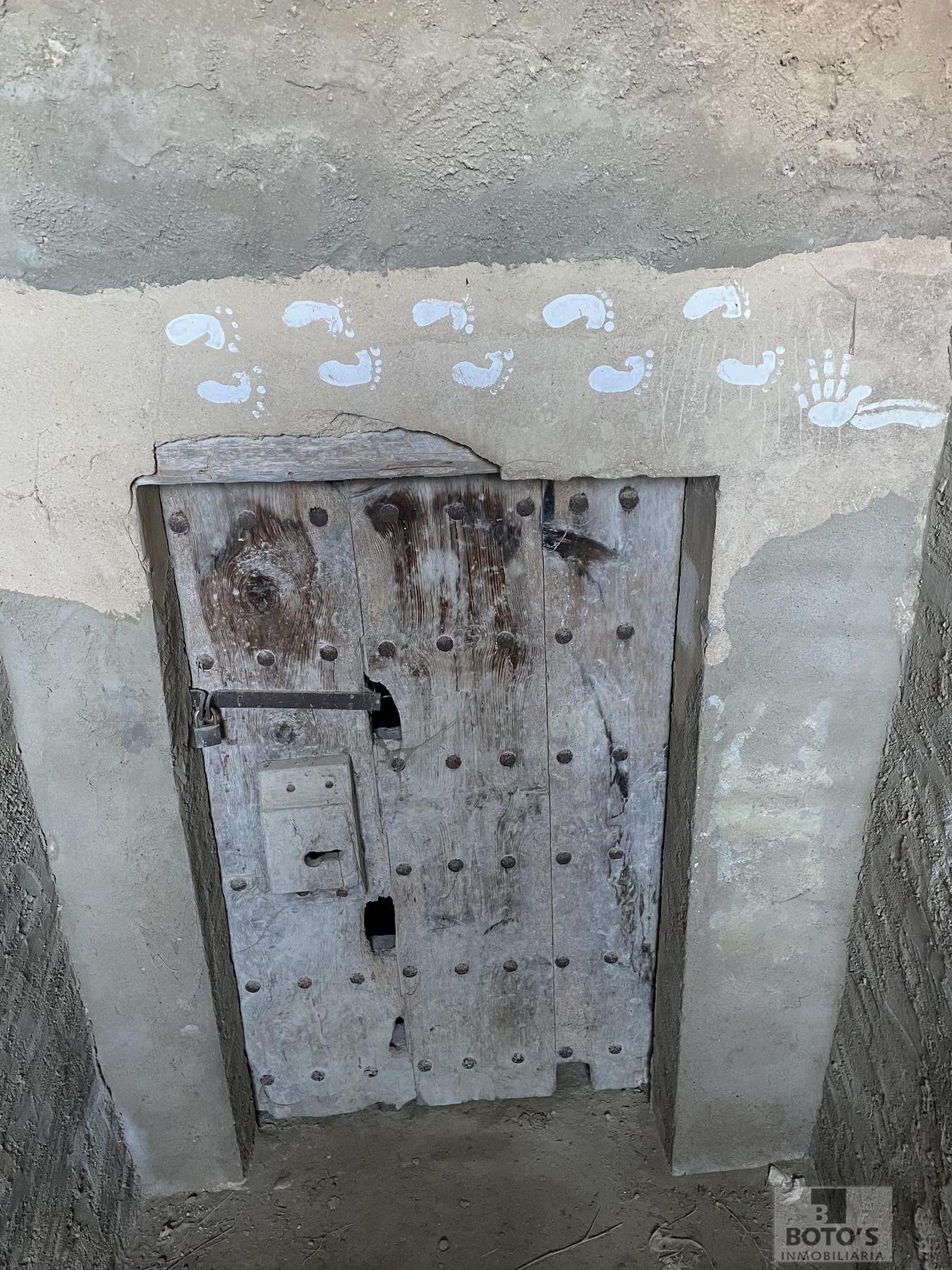 For sale of cellar in Almudévar