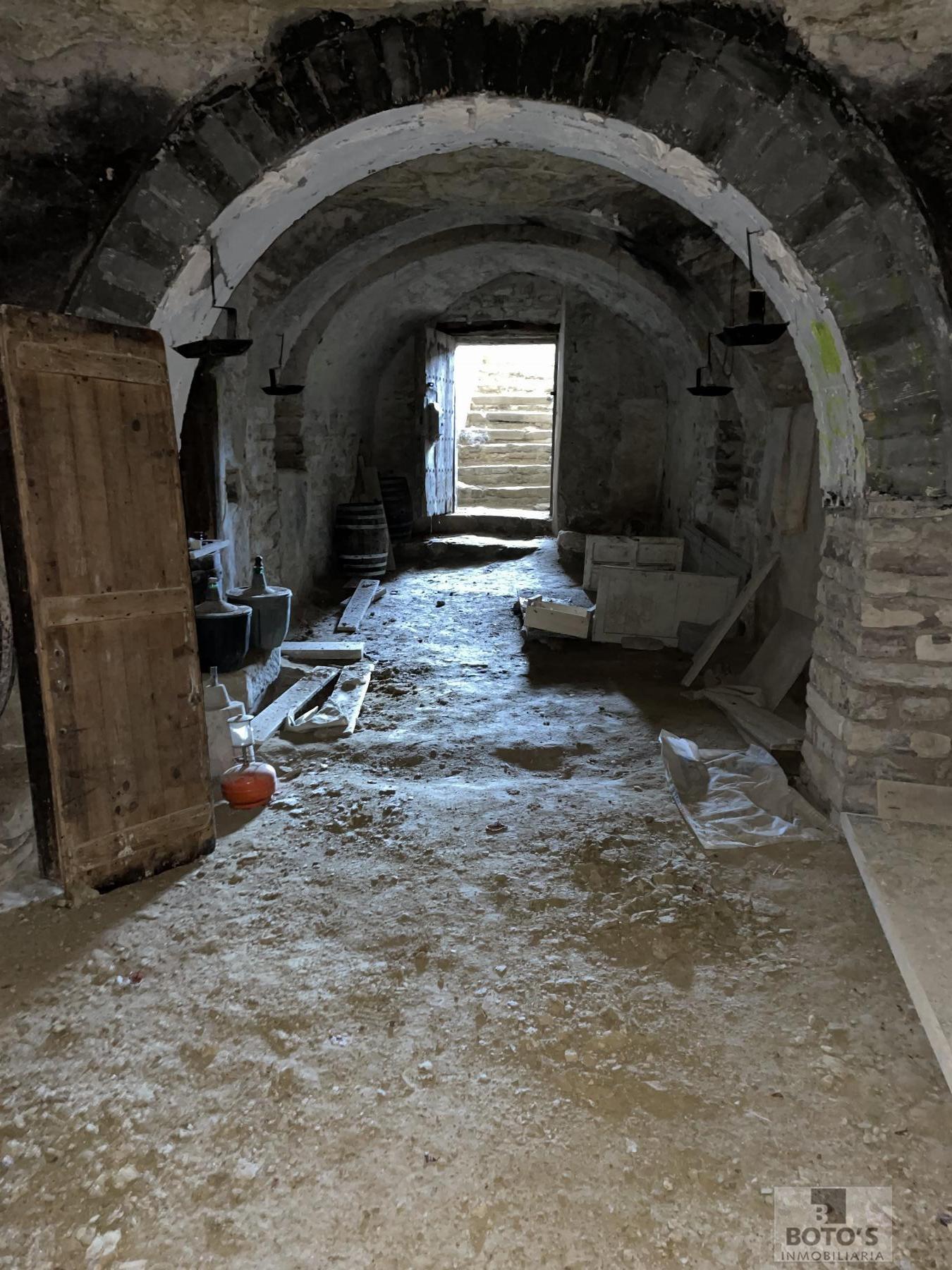 For sale of cellar in Almudévar