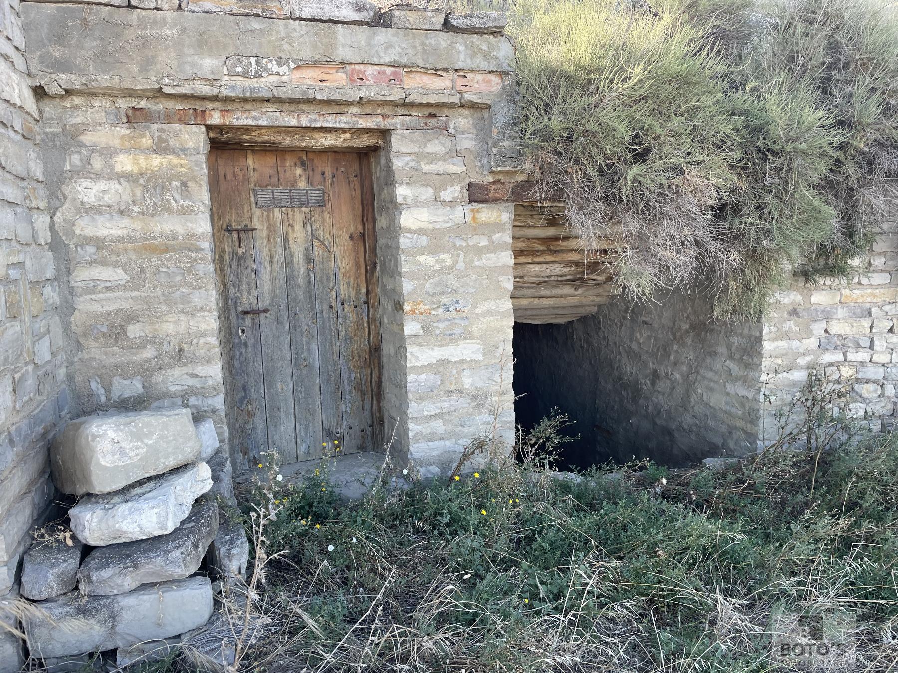 For sale of cellar in Almudévar