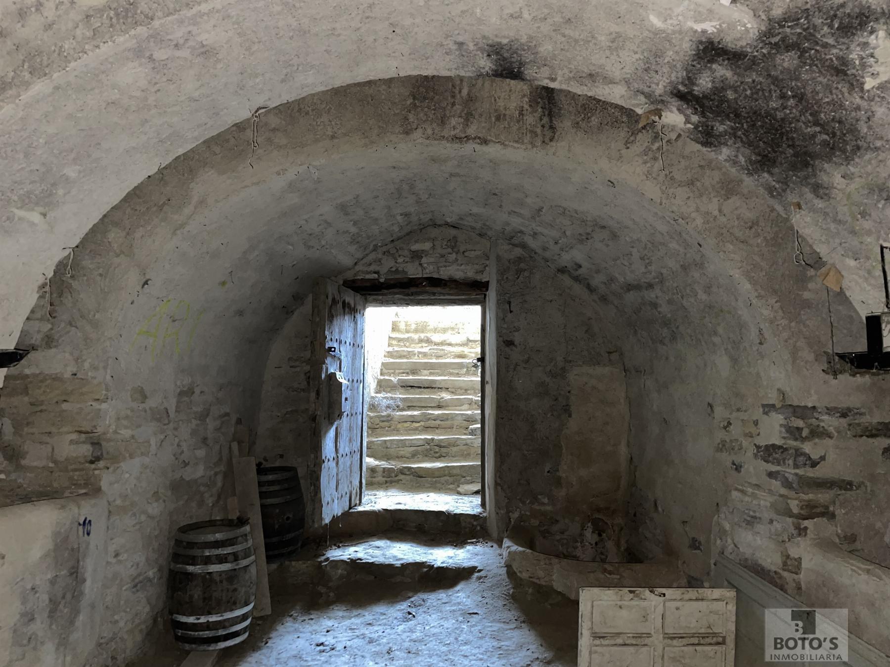 For sale of cellar in Almudévar