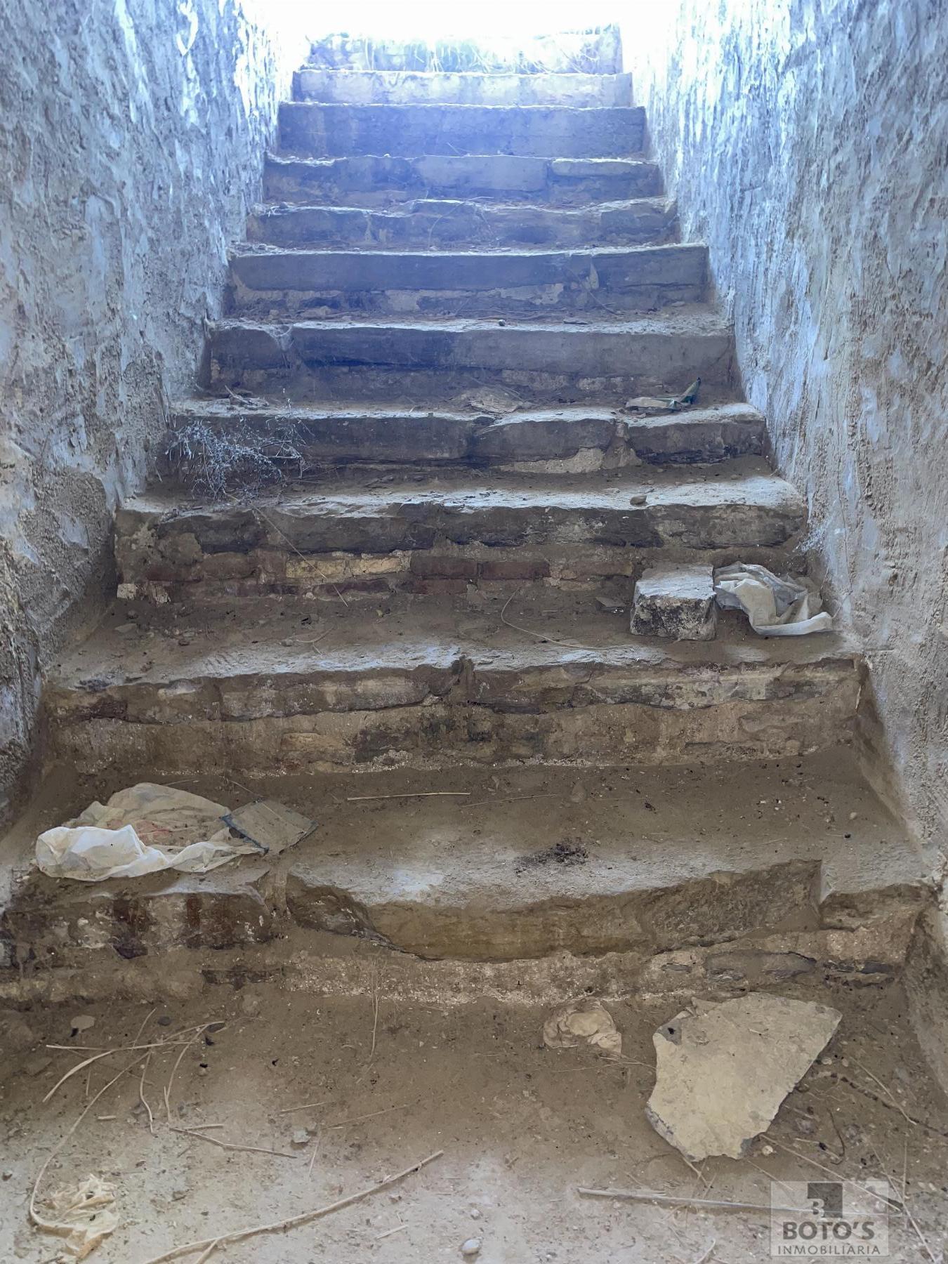 For sale of cellar in Almudévar