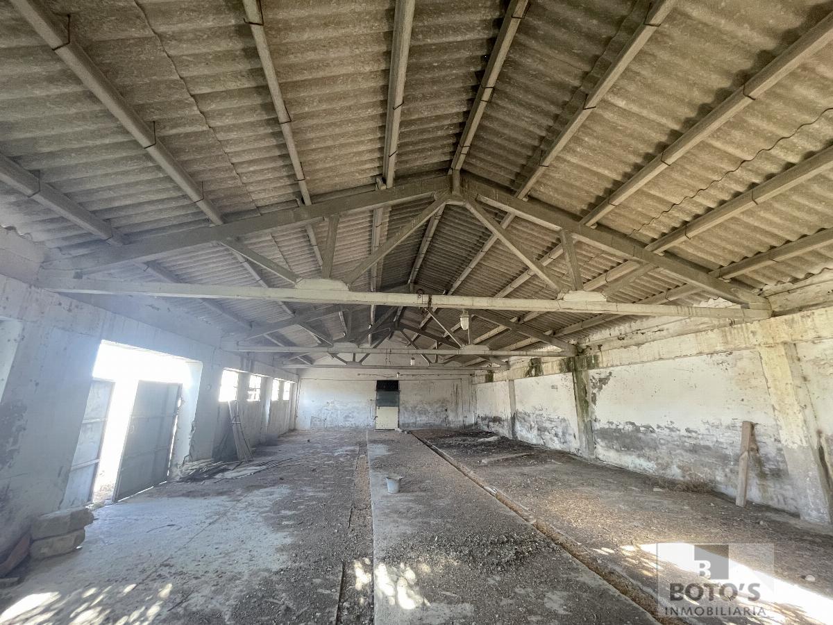 For sale of land in Almudévar