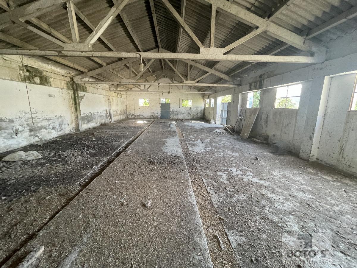 For sale of land in Almudévar