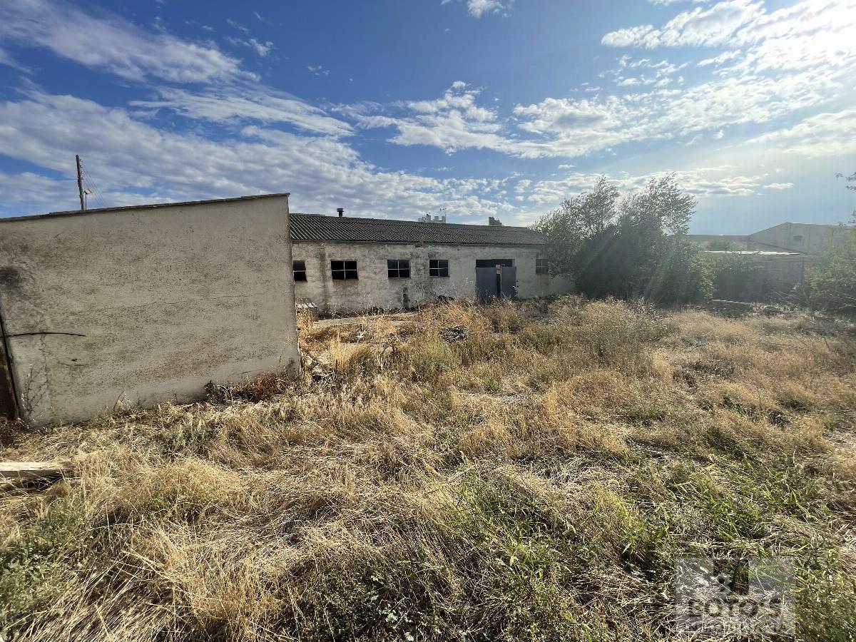 For sale of land in Almudévar